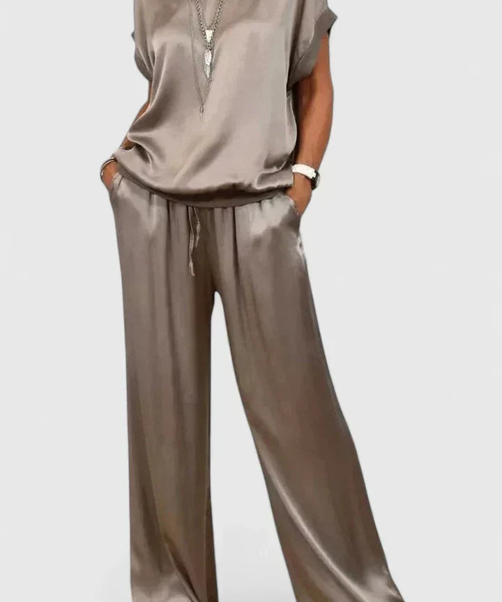 Jessykkah | Comfortable Two-Piece Set