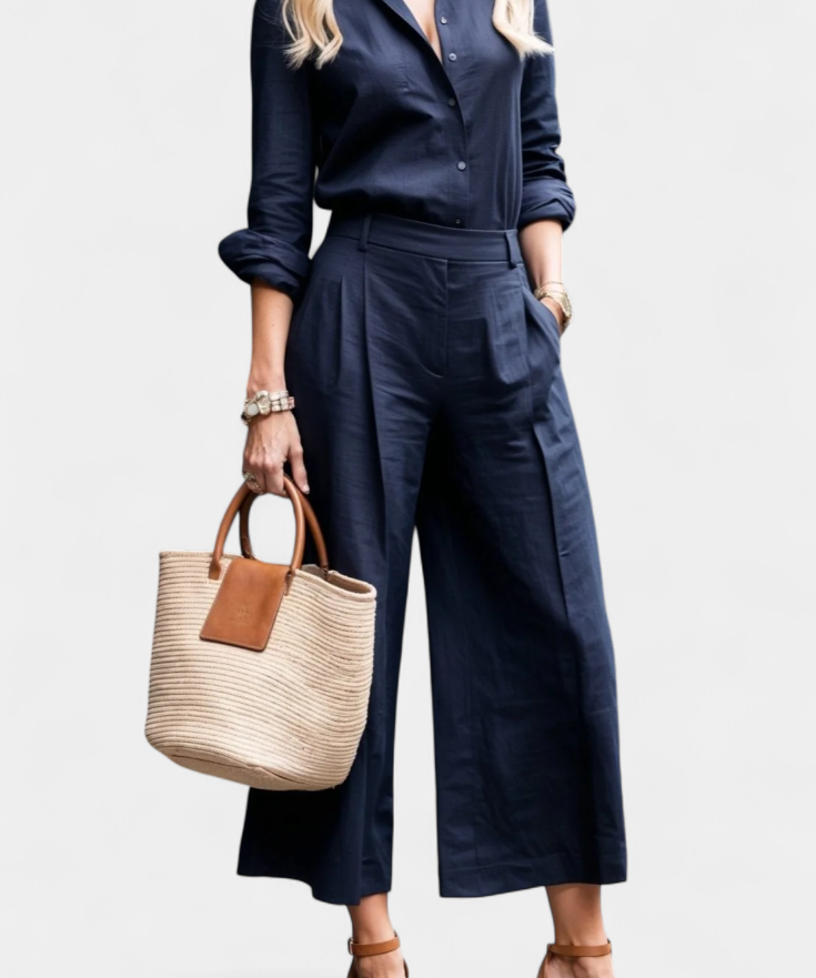 Sabina Easygoing Set with Flowing Top and Capri Trousers