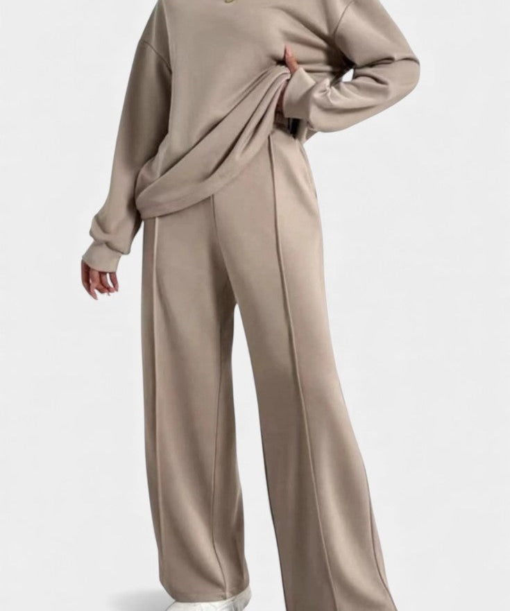 Tiara Lounge Set: Sweatshirt & High-Waisted Trousers